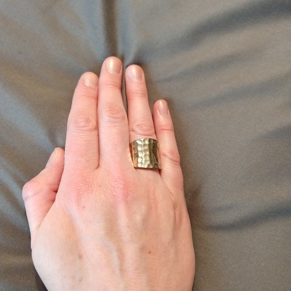 Dimpled Ring Gold Colored - Picture 5 of 8